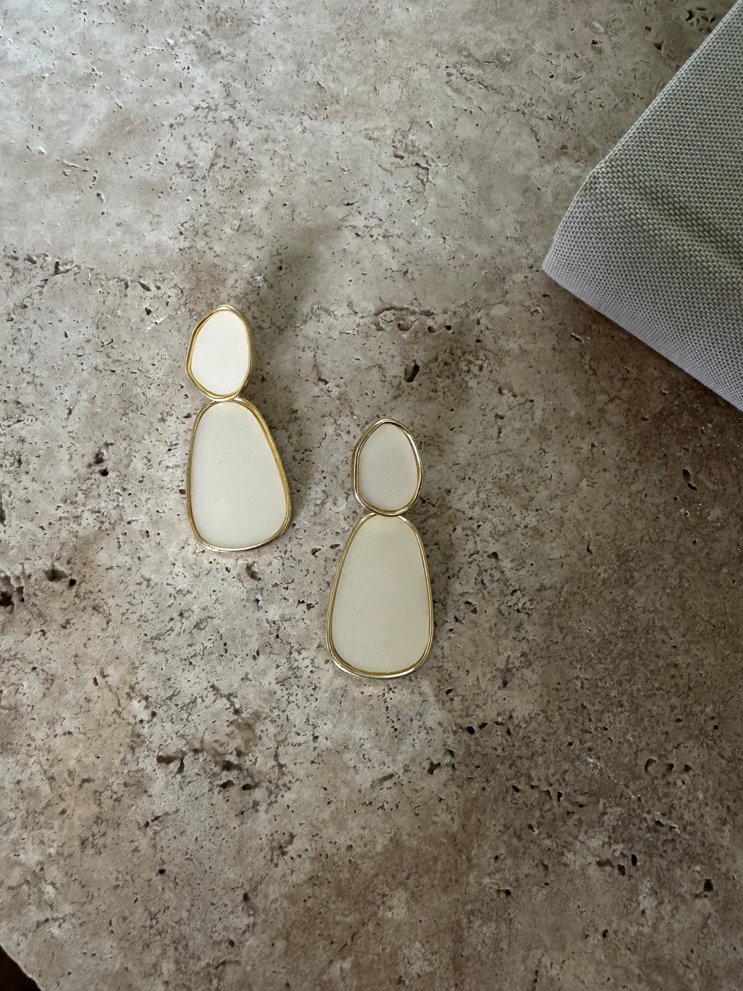 Boucles d’oreilles MAY écrues