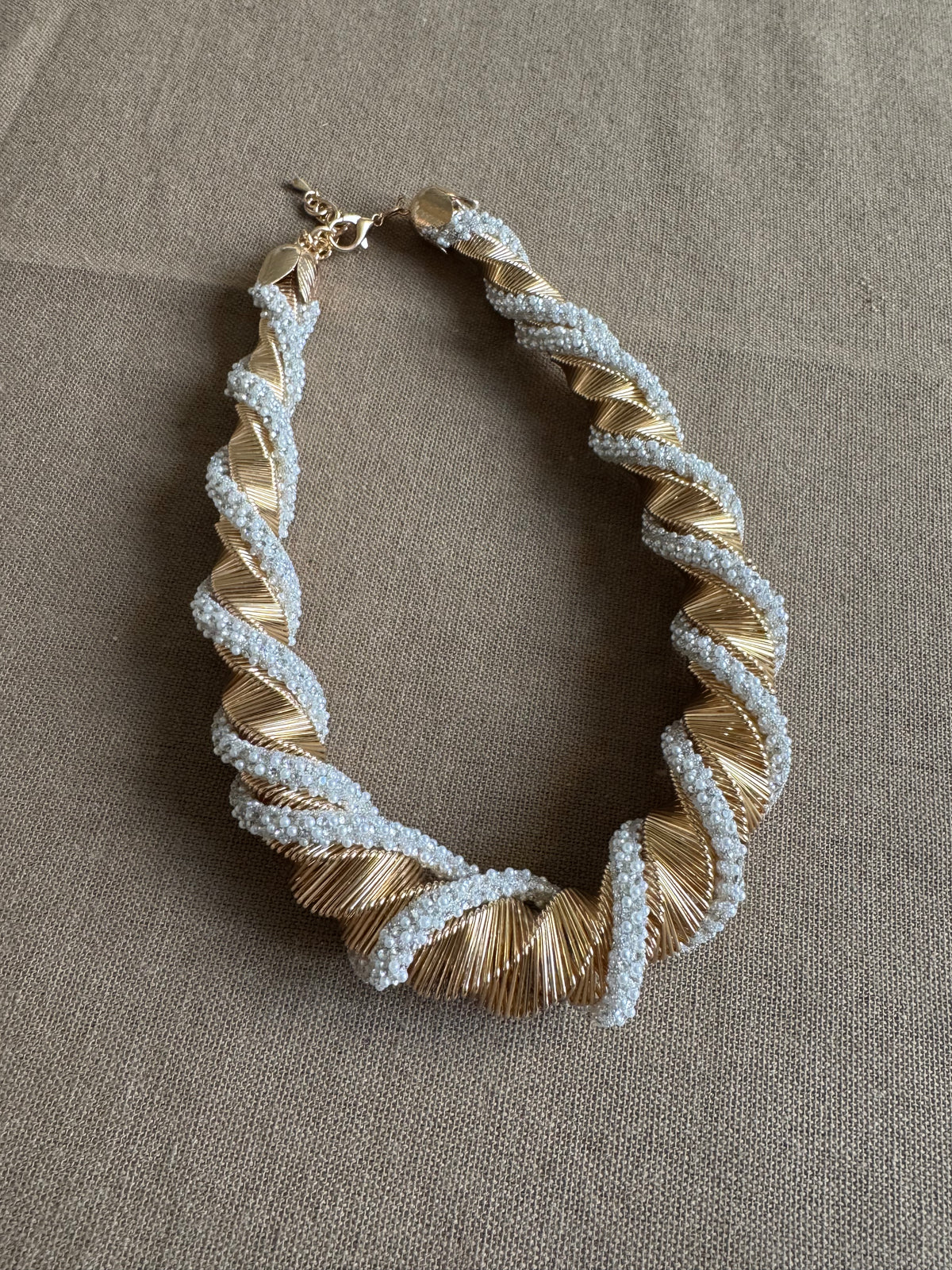 Collier torsadé